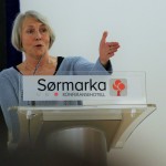 SL-leder Anne Finborud på talerstolen under landsstyremøtet. (Foto: SL)