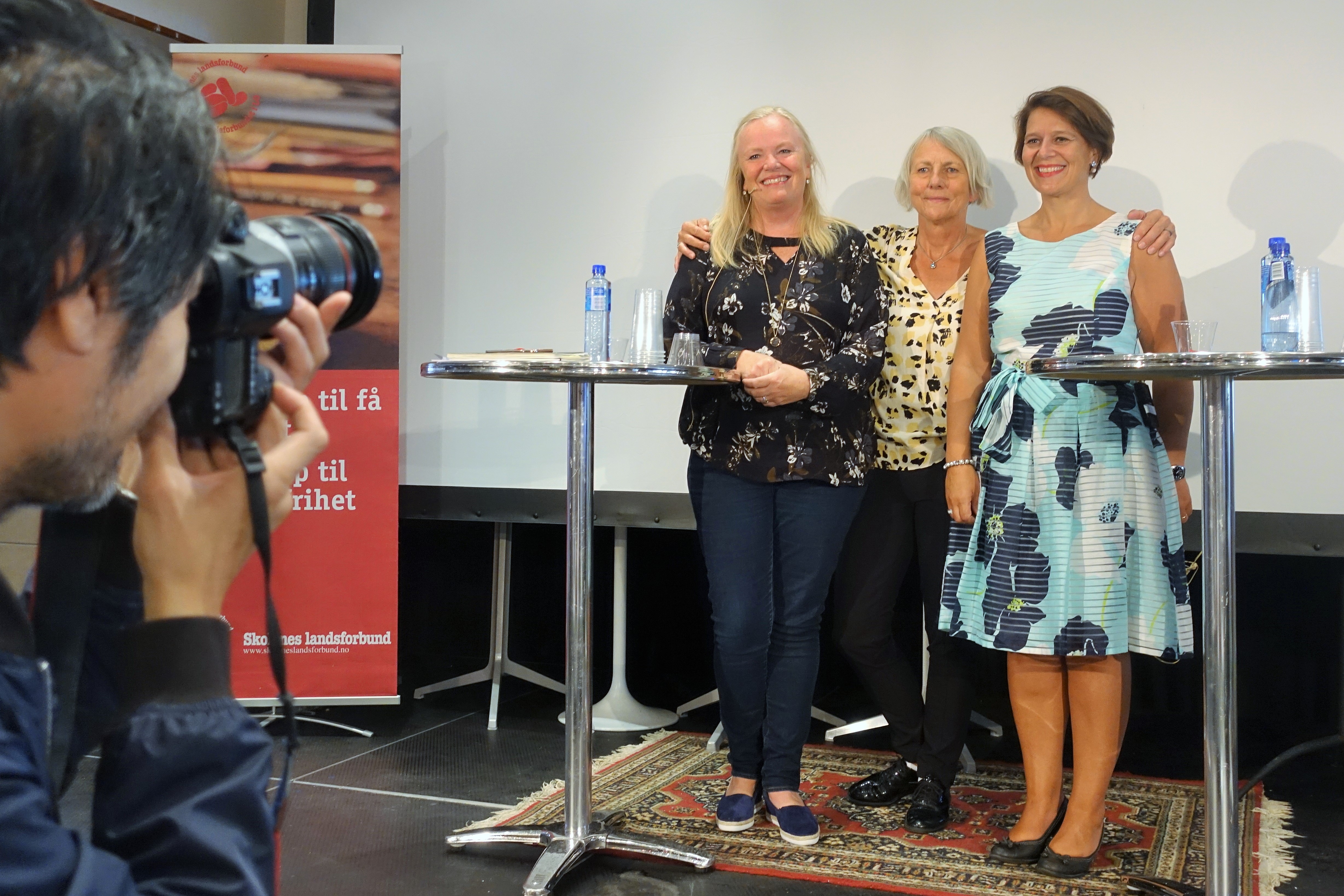 Arendalsuka 2017: Skolebyråd Tone Tellevik Dahl (t.h.), rektor Mette Krogh (t.v.) og SL-leder Anne Finborud. (Foto: SL)