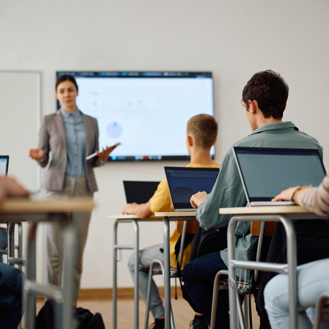 Digitalisering i skolen. Undersøkelse i regi av Skolenes landsforbund.