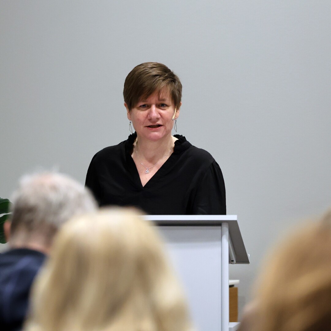 Helene Harsvik Skeibrok, leder i LO Kommune og leder i Fagforbundet, innledet om hovedtariffoppgjøret for landsstyret i Skolenes landsforbund tirsdag morgen.