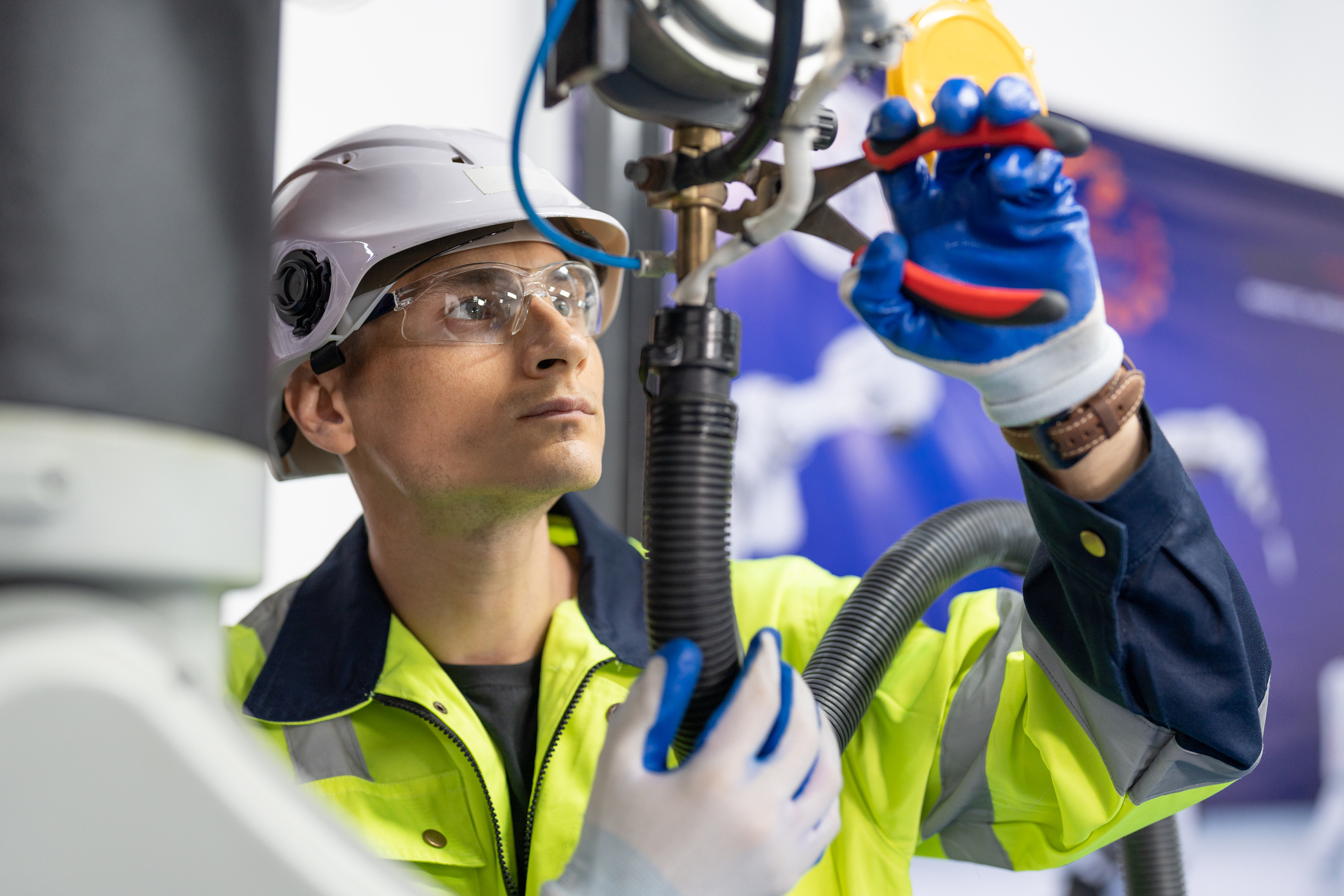 Skolenes landsforbund mener tiden er moden for en revisjon av Nasjonalt kvalifikasjonsrammeverk for livslang læring og er glad for at yrkesfaglig utdanning skal få en mer likeverdig plass i rammeverket.