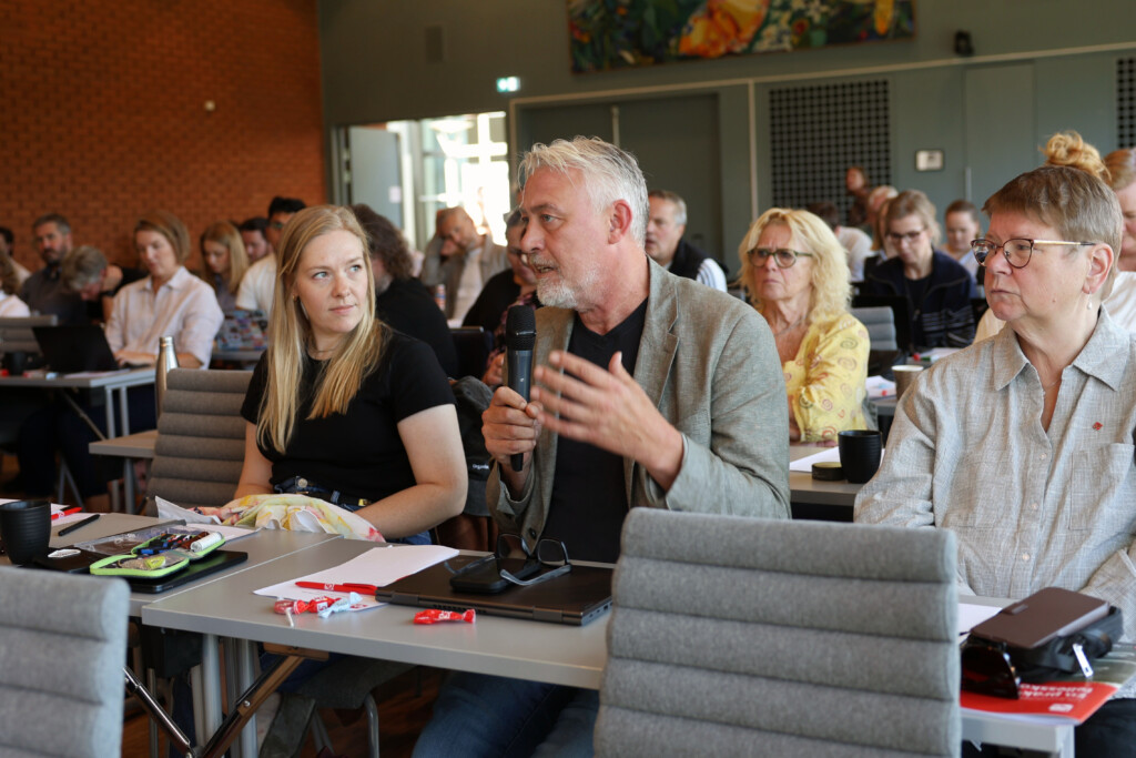 LOs utdanningskonferanse 
Jon Oddvar Holthe
Skolenes landsforbund