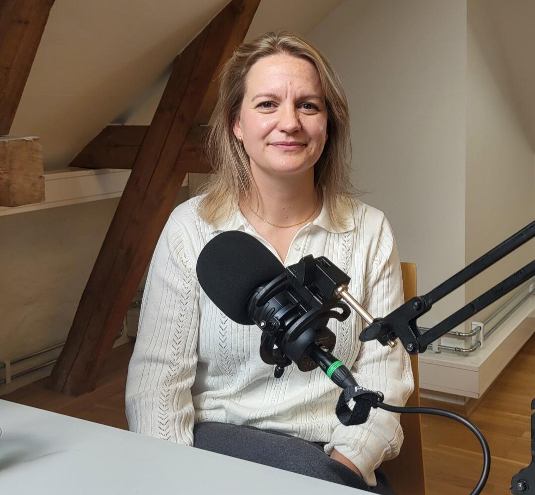 Hvorfor har det blitt vanskeligere å få elever til å delta i faglige diskusjoner? Kjersti Eggen Dahl, førsteamanuensis ved Institutt for lærerutdanning ved NTNU, mener klasserommet må være et sted der elevene får øve på å være uenige – uten å være redde for å si noe feil.