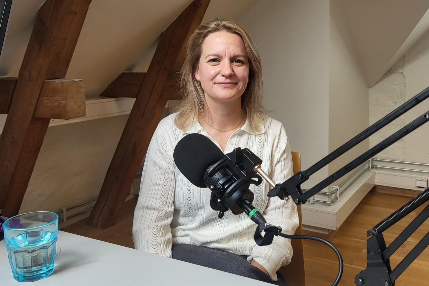 Hvorfor har det blitt vanskeligere å få elever til å delta i faglige diskusjoner? Kjersti Eggen Dahl, førsteamanuensis ved Institutt for lærerutdanning ved NTNU, mener klasserommet må være et sted der elevene får øve på å være uenige – uten å være redde for å si noe feil.